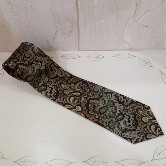Van Heusen Other - VAN HEUSEN STAIN RESISTANT TIE